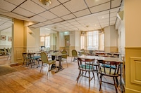 Cardiff Riverside Hotel by Belvilla