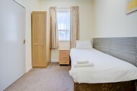 Cardiff Riverside Hotel by Belvilla