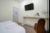 Cardiff Riverside Hotel by Belvilla