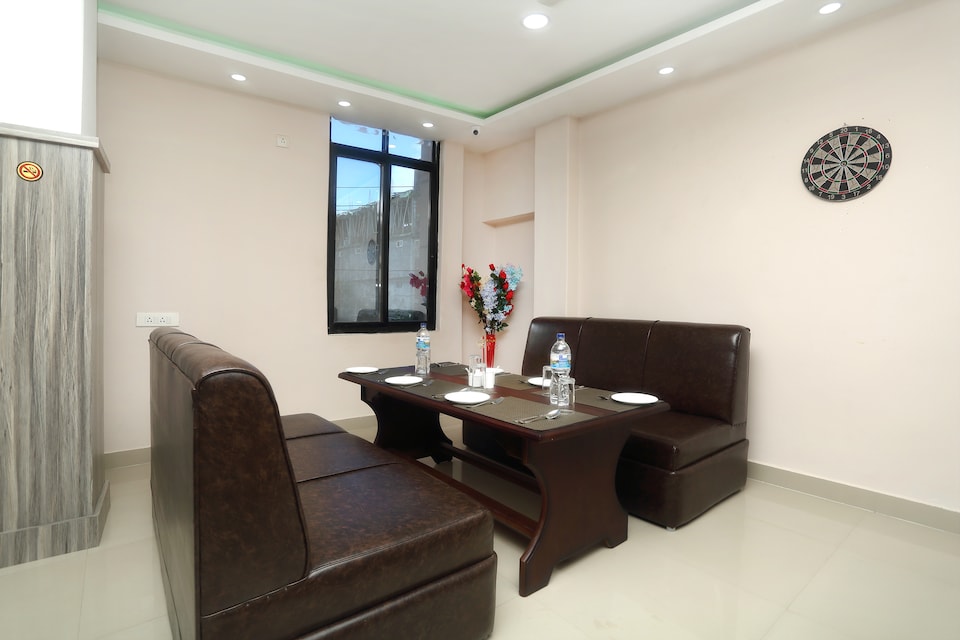 OYO 548 Hotel Swiss Palace Inn, Kakarvitta, Kakarvitta