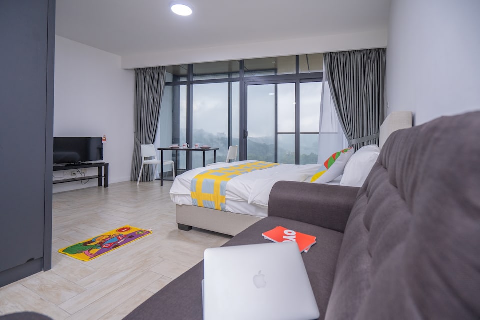 OYO Home 44079 Stupendous Studio Empire City Marriot, Damansara Perdana, Petaling Jaya