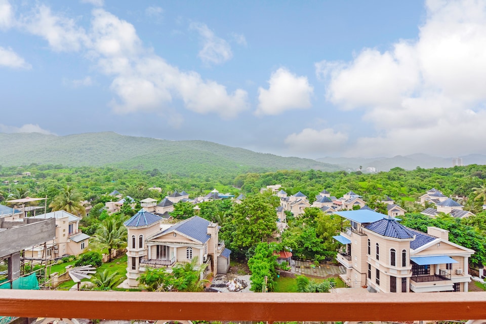 OYO Home 47505 Elegant 6 BHK Thane, Mumbai Thane-Mulund-Bhandup, Mumbai