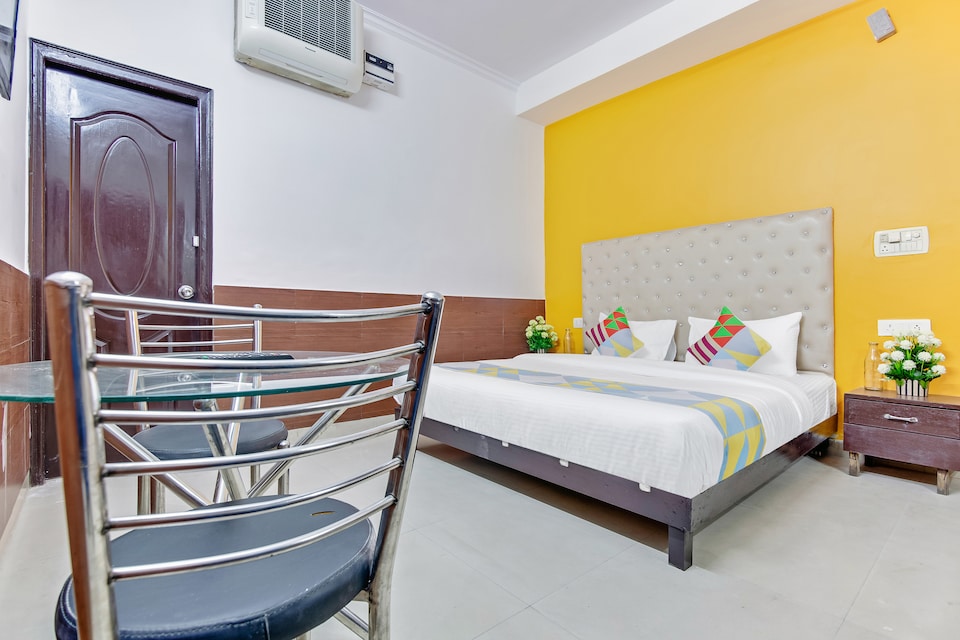 OYO 47518 Comfortable Stay, Lajpat Nagar Delhi, Delhi