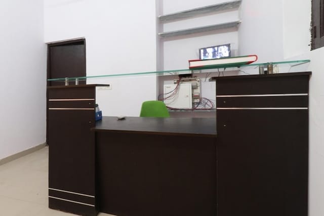 OYO 47524 Hotel Silver keys