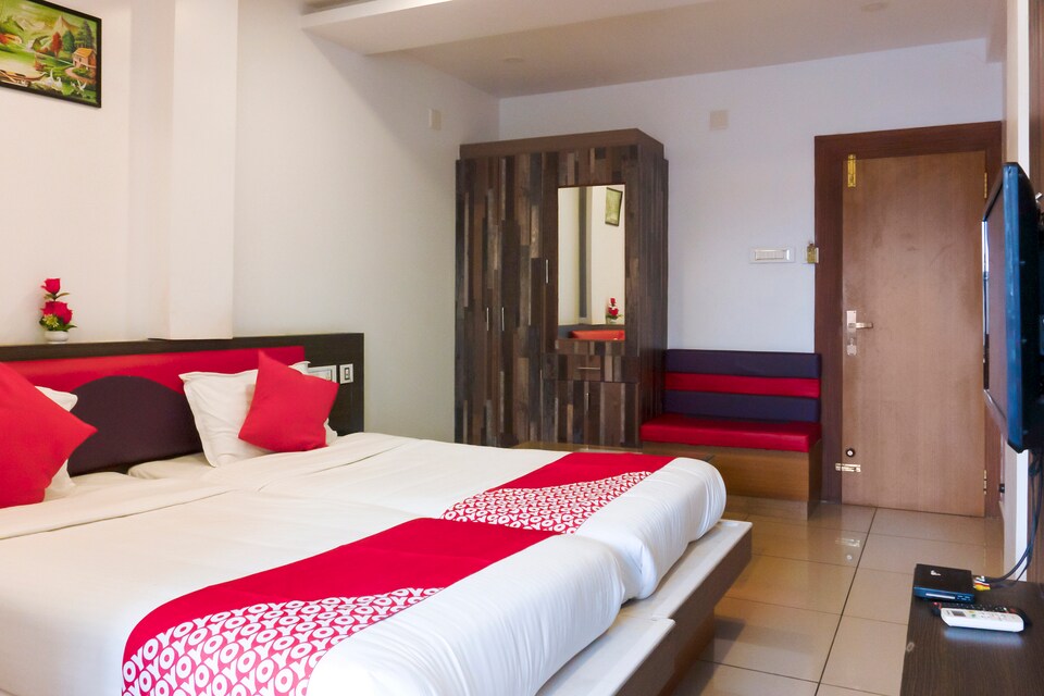 OYO 47560 Royal Plaza Residency, Perinthalmanna, Malappuram