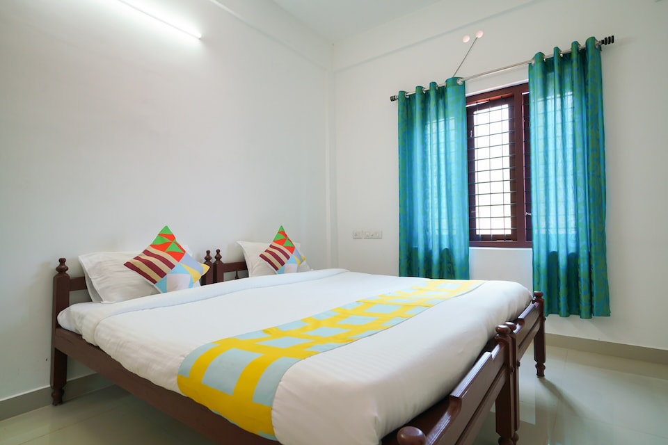 OYO 47563 Spacious Vattekad Apartments 1BHK, Kakkanad Kochi, Kochi