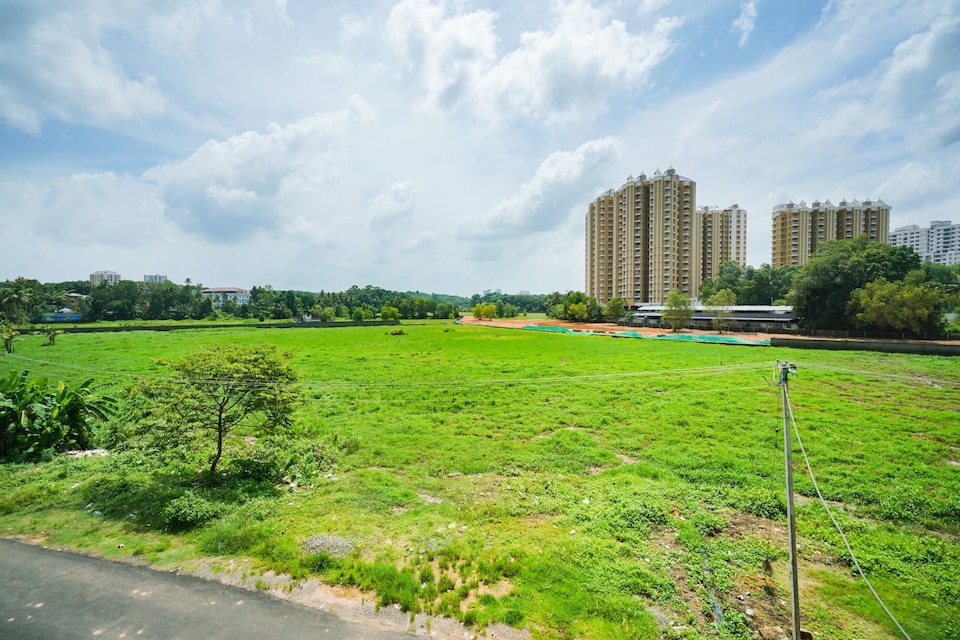 OYO 47563 Spacious Vattekad Apartments 1BHK, Kakkanad Kochi, Kochi