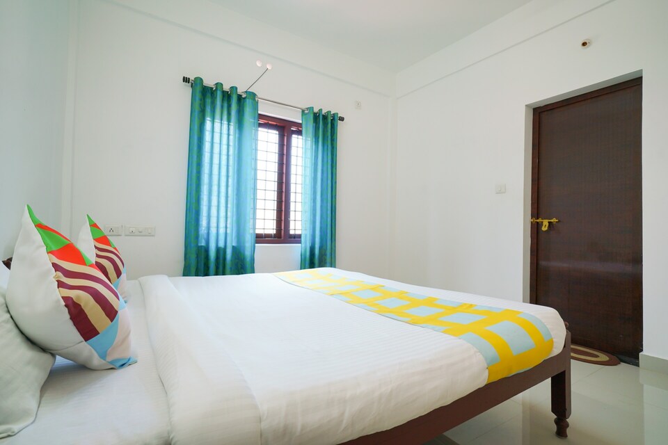 OYO 47563 Spacious Vattekad Apartments 1BHK, Kakkanad Kochi, Kochi