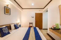 OYO Om Shiv Hotel Near Big G