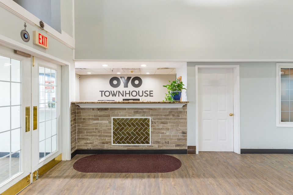 OYO Townhouse Tulsa Airport & Fairgrounds, C74017, Tulsa