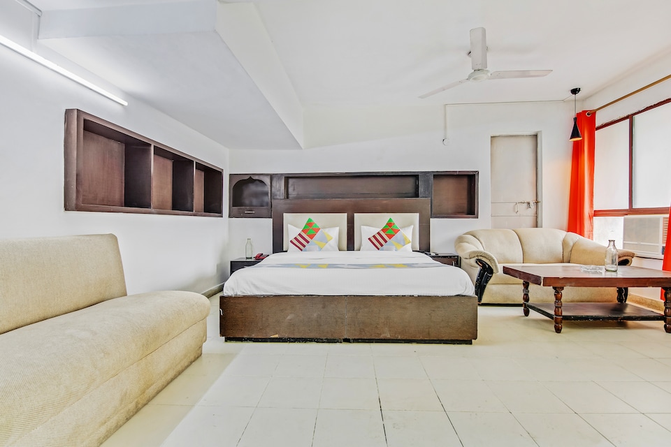 OYO Home 47582 Safdarjung Stay, Greater Kailash Delhi, Delhi