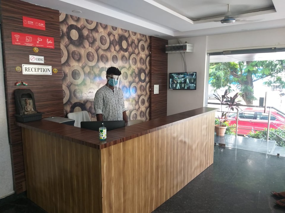 Capital O 47601 Airport Palace Hotel, Shamshabad-II, Hyderabad