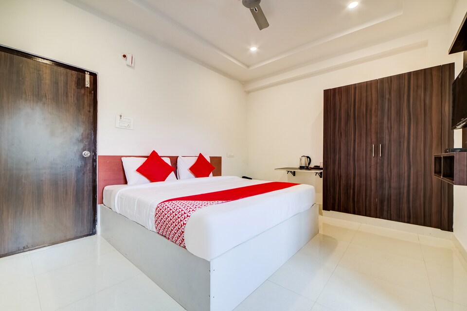 Capital O 47601 Airport Palace Hotel, Shamshabad-II, Hyderabad