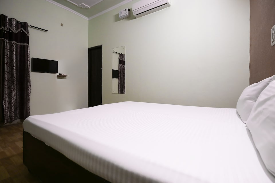 SPOT ON 47619 Shalimar, Mohali, Mohali