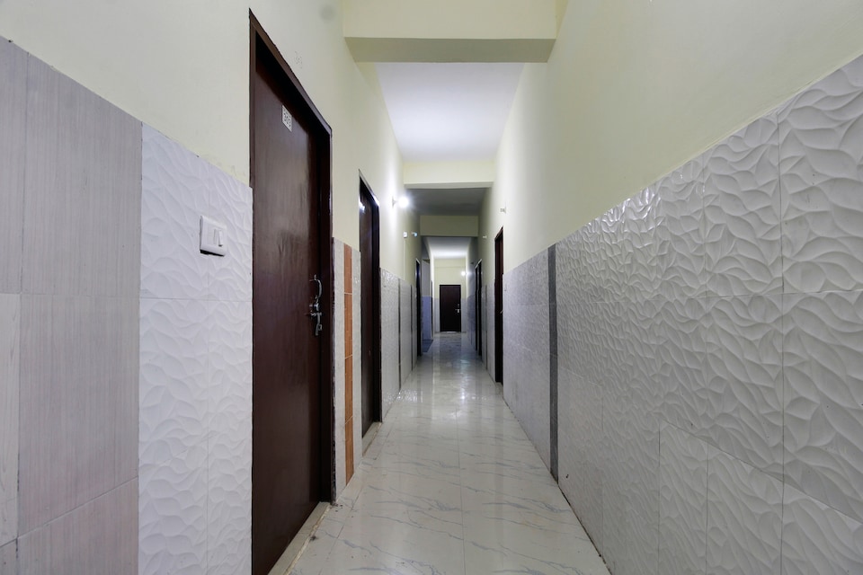 OYO 47625 Shri Krishna Dham, Iskcon Vrindavan, Vrindavan