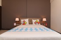 OYO Home 244 1BHK Pantheon boulevard JVC 