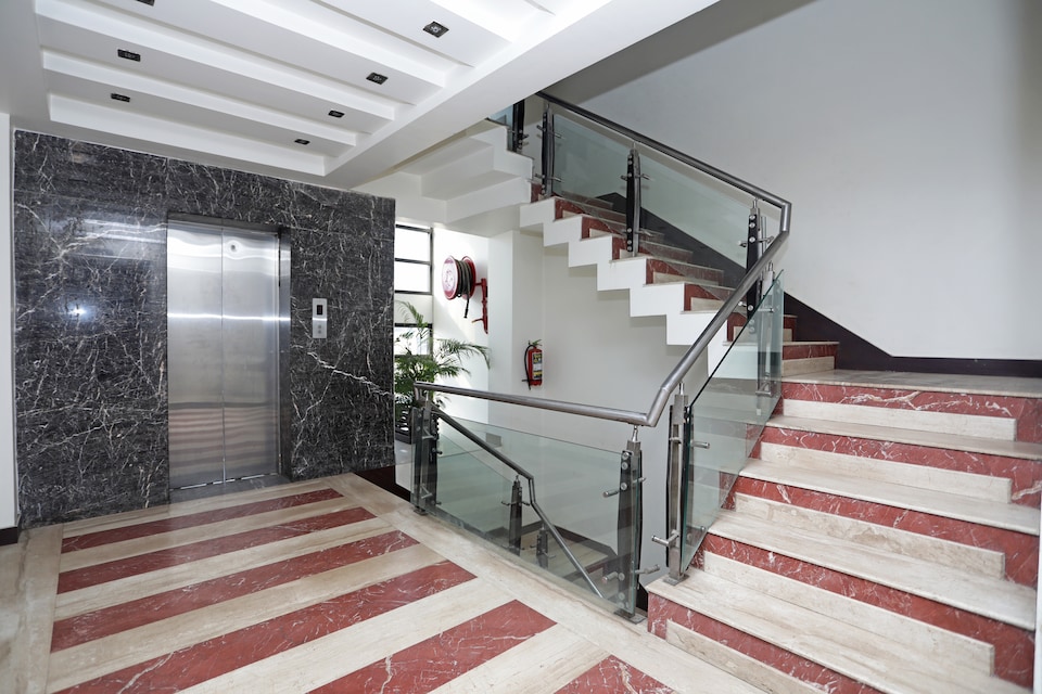 OYO D Grand, Railway Station Bareilly, Bareilly