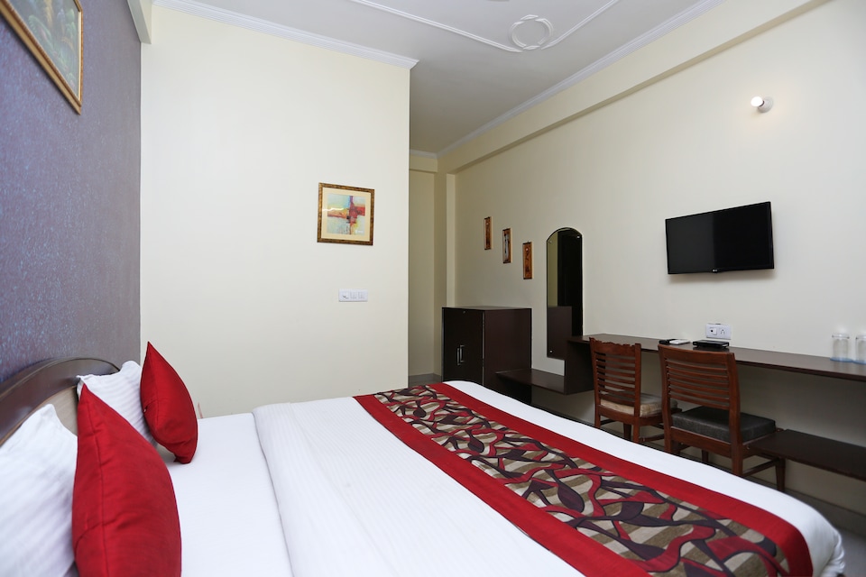 OYO 4734 Hotel Sapphire, Railway Station Bareilly, Bareilly