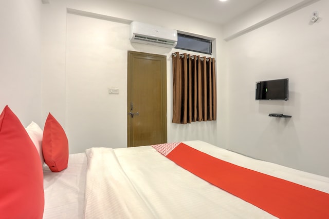 OYO Hotel Gautam Grand