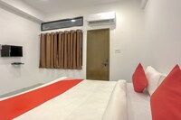 OYO Hotel Gautam Grand