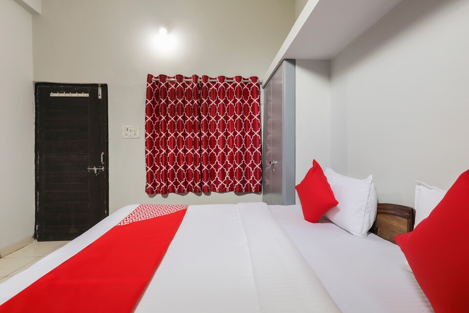 OYO 47684 Vaishnav Vatika, Bhawarkua Indore, Indore