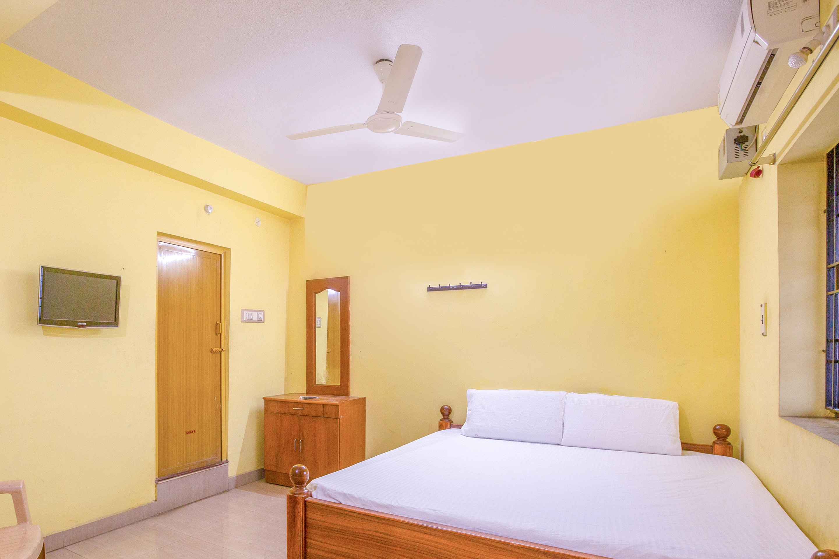 Spot On 47686 Kgt Guest House,,2 star