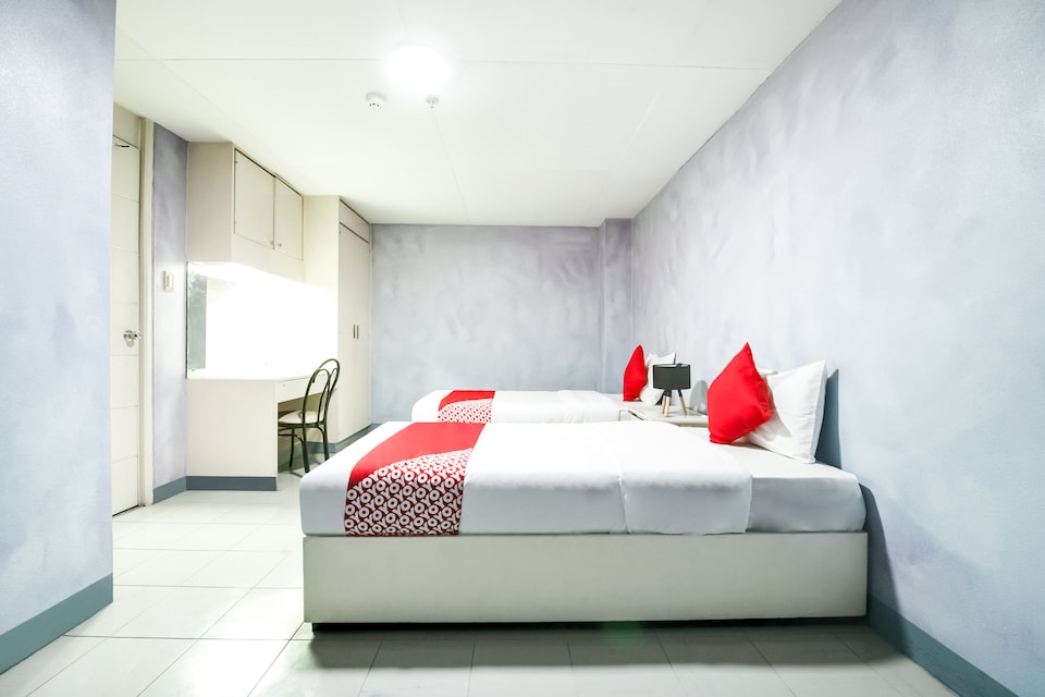OYO 242 Benson Apartelle, San Juan Manila, San Juan City