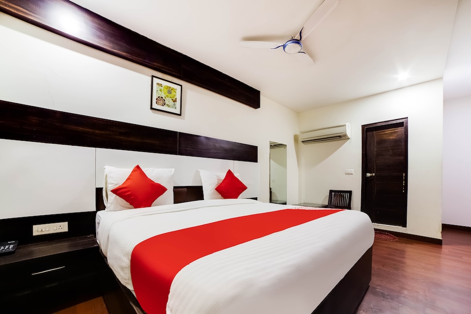 OYO 47703 Hotel Rajesh Continental , Mainpuri, Mainpuri