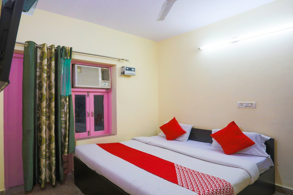 OYO 47706 Royal Residency, HUDA CENTRE 1, Gurgaon