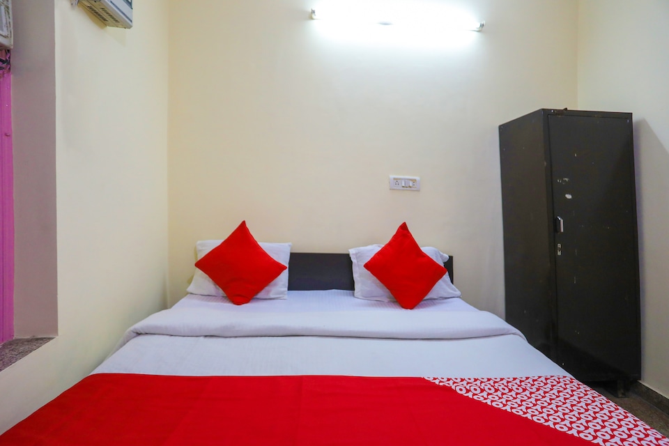 OYO 47706 Royal Residency, HUDA CENTRE 1, Gurgaon