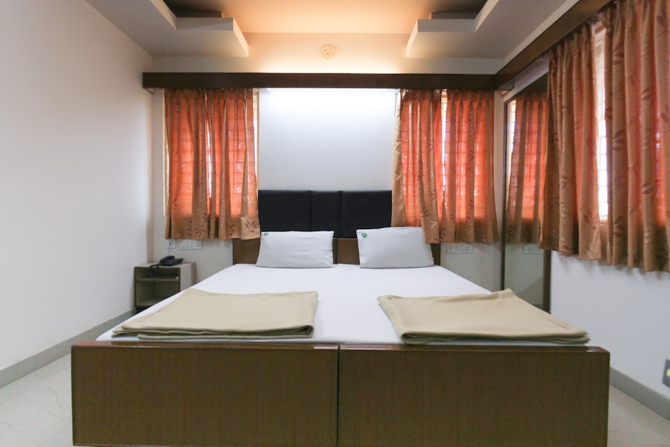 OYO 47722 Hotel Chendur Murugan Non Ac, Thiruchendur, Tiruchendur