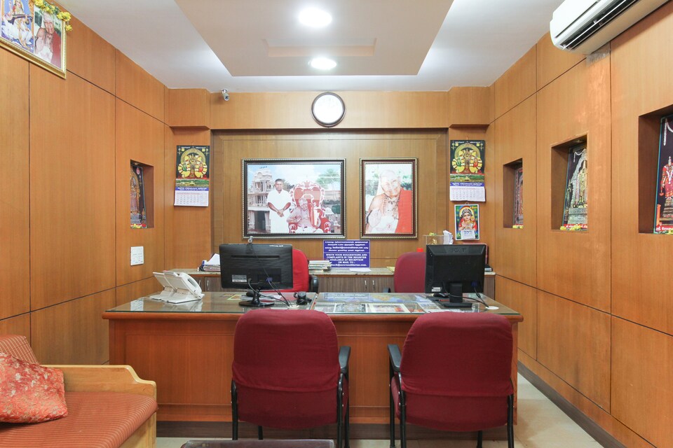OYO 47728 Hotel Chendur Murugan Ac, Thiruchendur, Tiruchendur