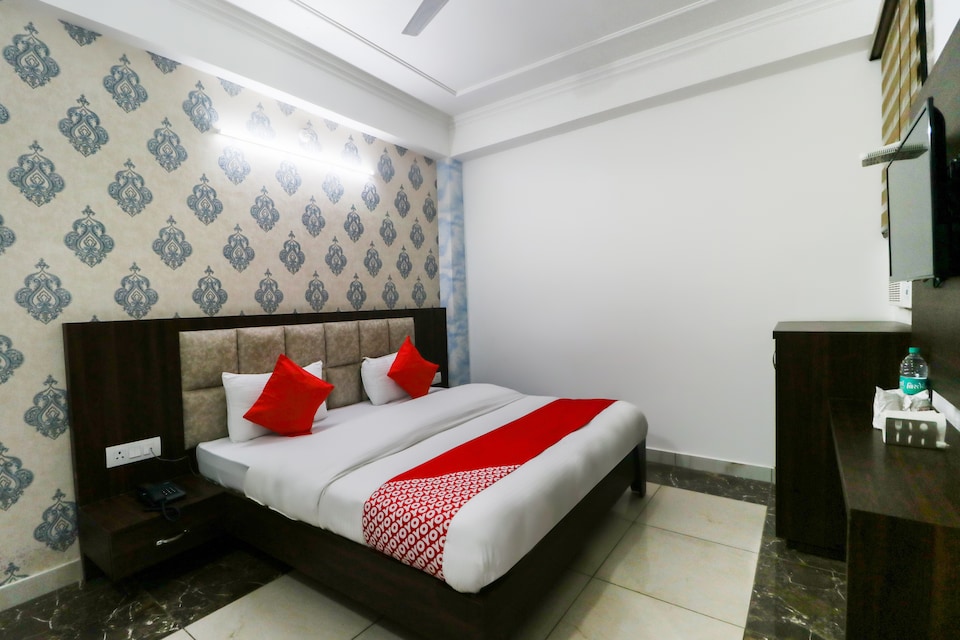 OYO 47758 Orchard Green Royal, Pathankot, Pathankot