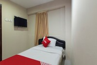 OYO 44100 Casavilla Travellers Lodge 