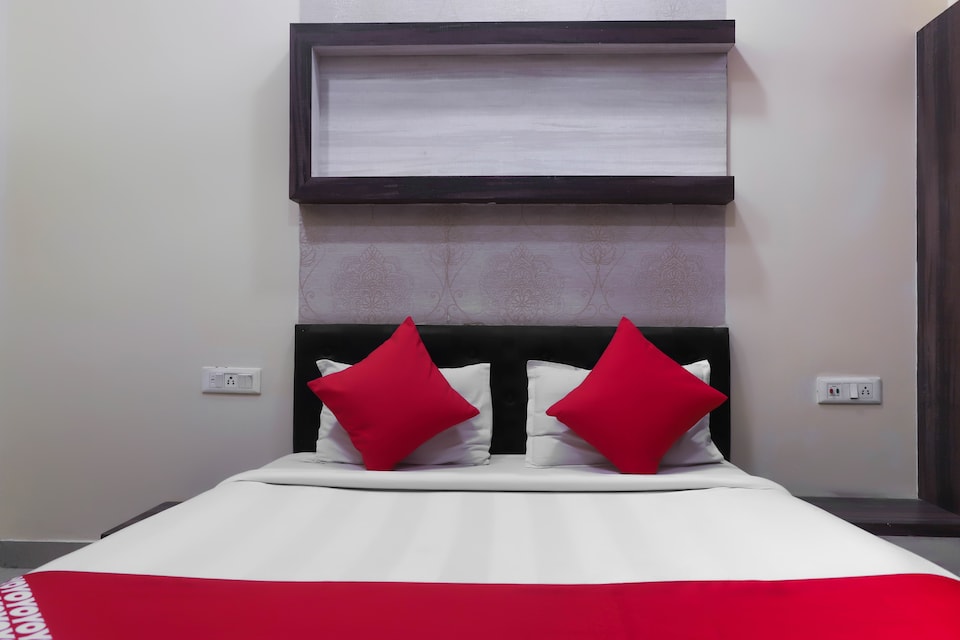 OYO 47770 Hotel Kanakshri, Guna, Guna