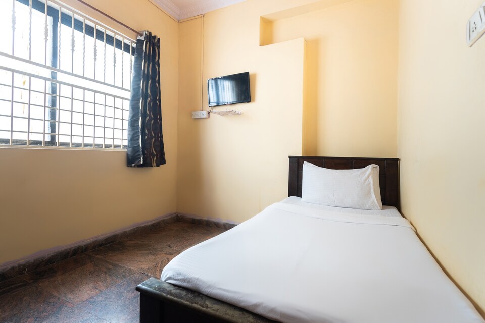 SPOT ON 47801 S.G Comforts, Yeshwantupur Bangalore-II, Bangalore