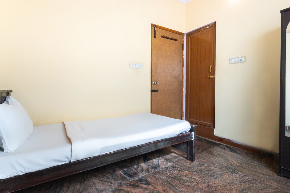 SPOT ON 47801 S.G Comforts, Yeshwantupur Bangalore-II, Bangalore