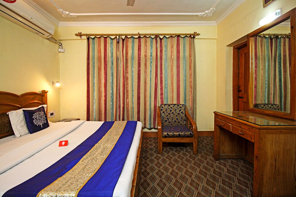OYO 4746 Hotel Centre Point, Munawarabad, Srinagar