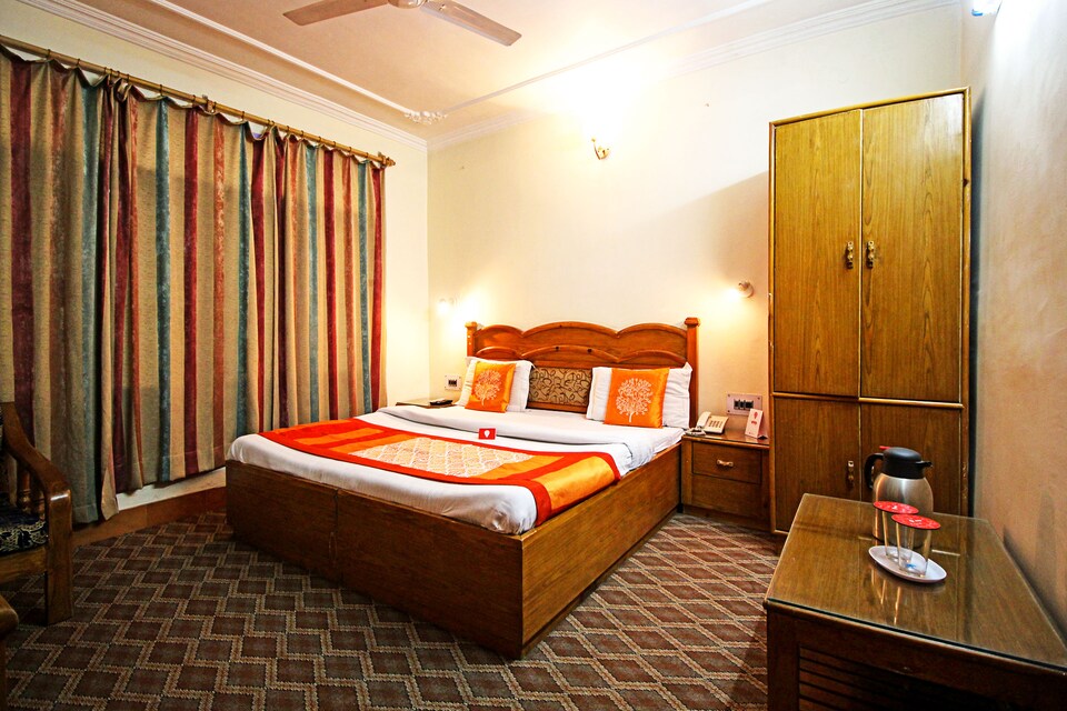 OYO 4746 Hotel Centre Point, Munawarabad, Srinagar