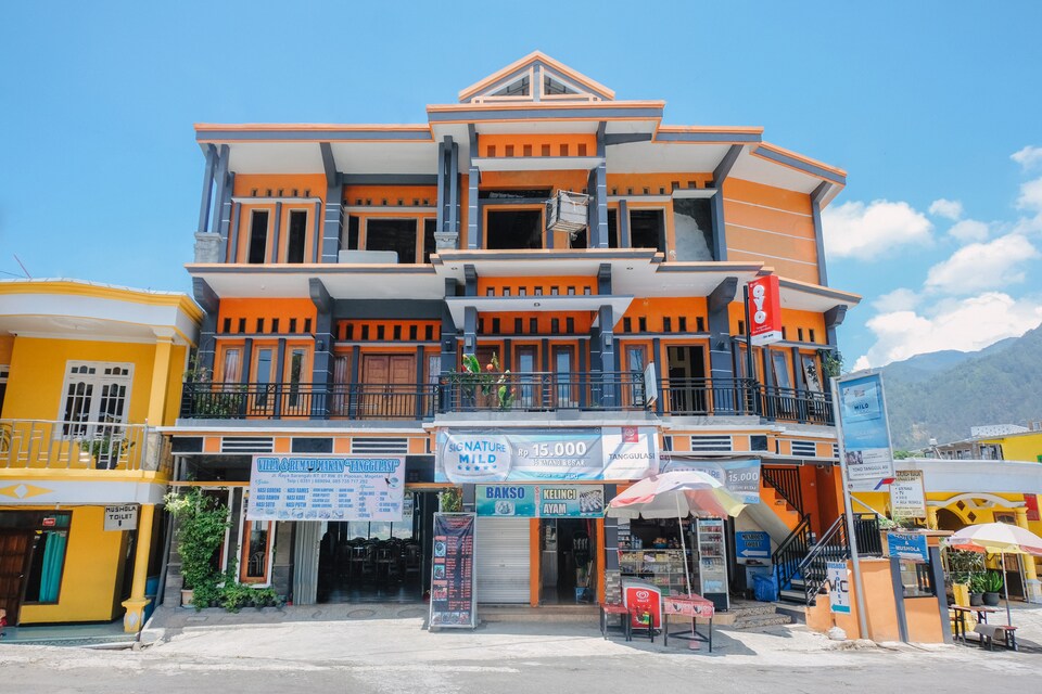 OYO 1351 Tanggulasi Resto & Residence Syariah, Sarangan, Magetan