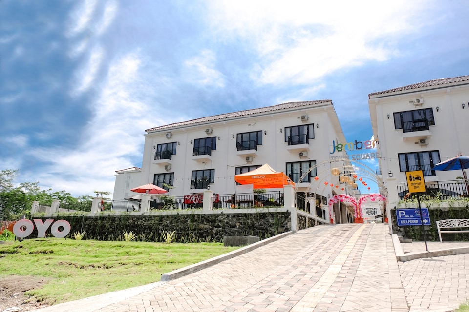 OYO 1352 Jember Town Square Residence, Jember, Jember