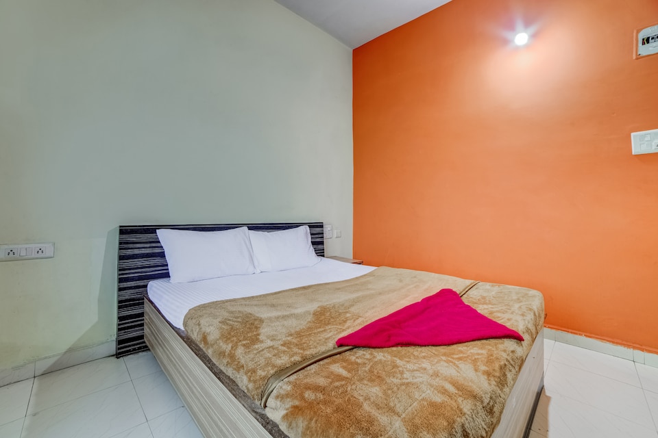 SPOT ON 47827 Hotel - 44, Shadnagar-Kothur, Shadnagar