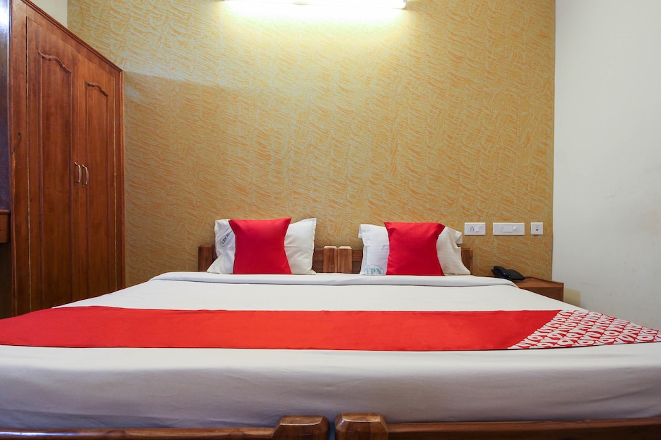 OYO 47832 VPN Grand, Velankanni City, Velankanni