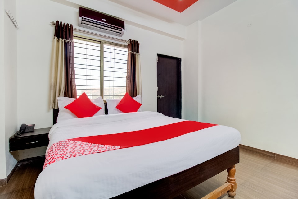 Flagship Warunase Palace, Trimbakeshwar Road, Nashik