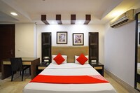 OYO 47854 Star Inn Deluxe