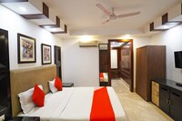 OYO 47854 Star Inn Deluxe