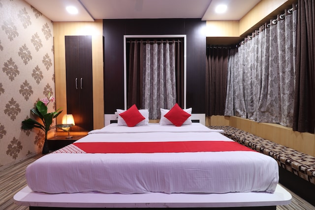 Hotel O Shri Sai Niwara Lodge