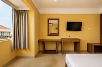 Hotel O near RSUD Arifin Achmad formerly Damon Butik Hotel