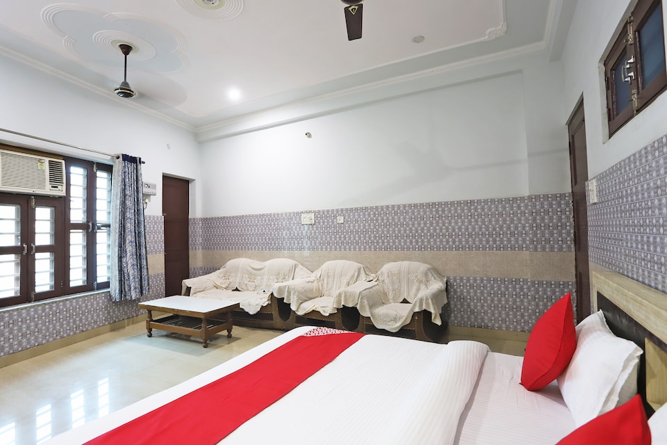 OYO 47883 Hari Kant, North Delhi, Delhi