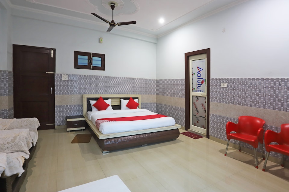 OYO 47883 Hari Kant, North Delhi, Delhi